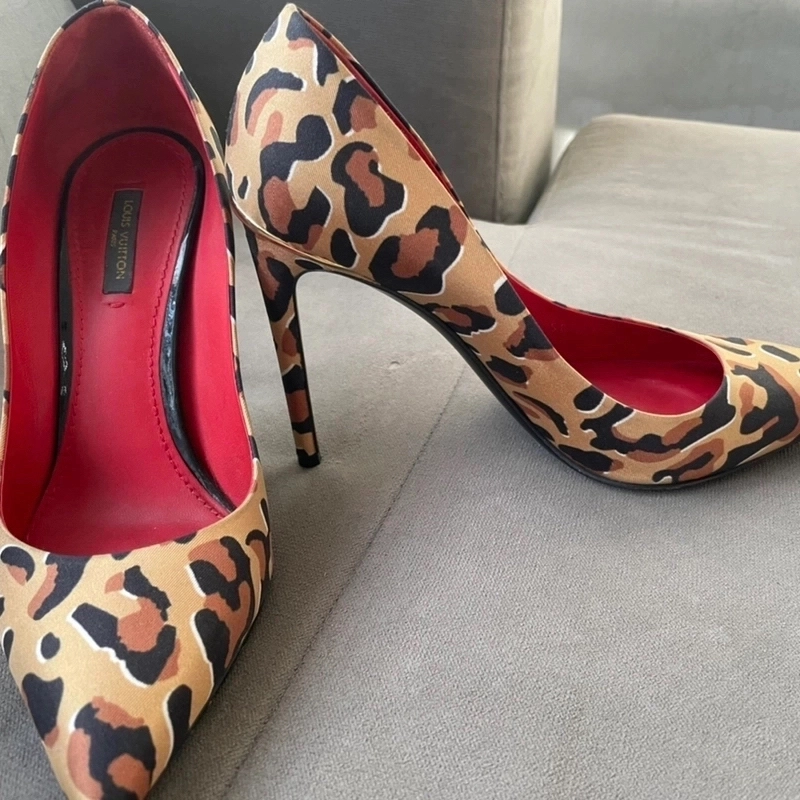 Louis Vuitton Tacones Rojo 63% OFF - Portèlo: Compra y Vende Moda de Lujo.