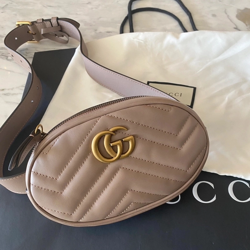 Gucci Cangurera Rosa 47 OFF Portelo Compra y Vende Moda de Lujo