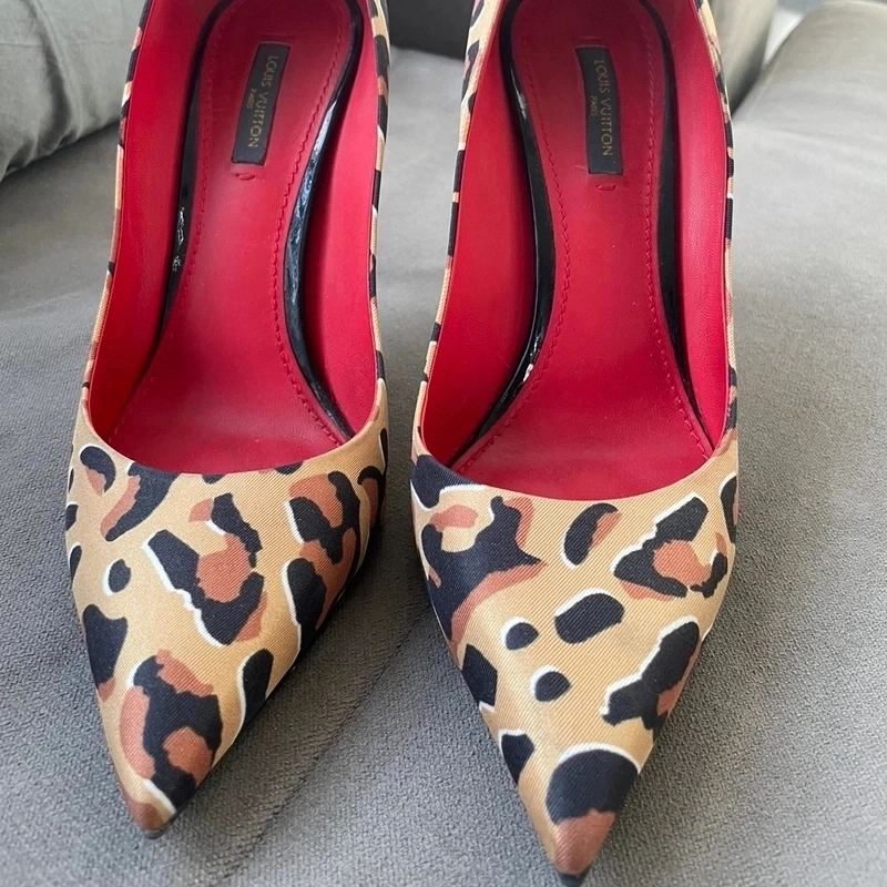 Louis Vuitton Tacones Rojo 63% OFF - Portèlo: Compra y Vende Moda de Lujo.