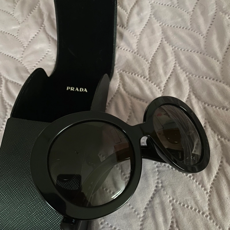 Prada Lentes Negro 34 OFF Portelo Compra y Vende Moda de Lujo