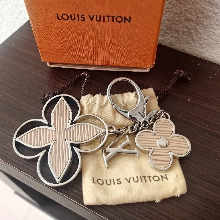 Llavero Louis Vuitton d\'occasion pour 115 EUR in Corella sur WALLAPOP